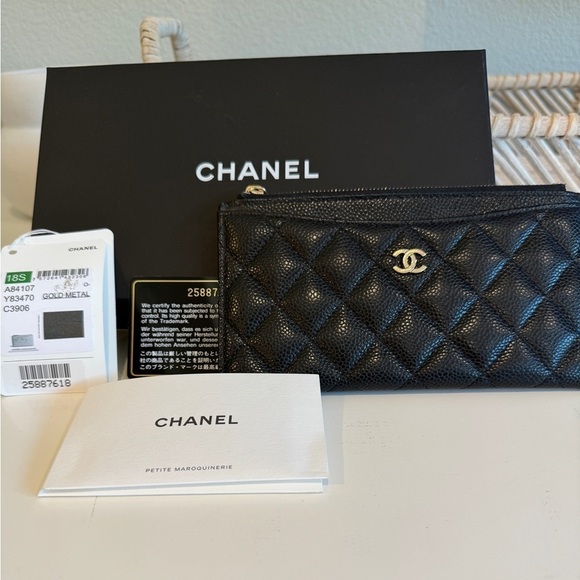 Chanel zipper wallet pouch. - Picture 7 of 12